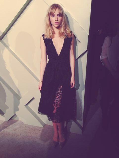 British model Suki Waterhouse wearing a black lace Burberry dress on the  red carpet  live from Shanghai  Executive Salad | Executive Salad