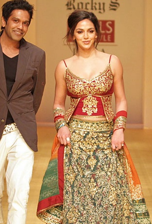 Rocky S and Esha Deol - Executive Salad